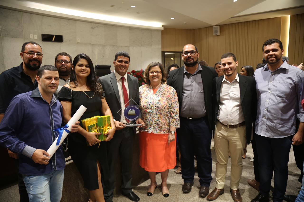 Prefeitura de Tacaimbó recebe o Prêmio Amiga da Biblioteca