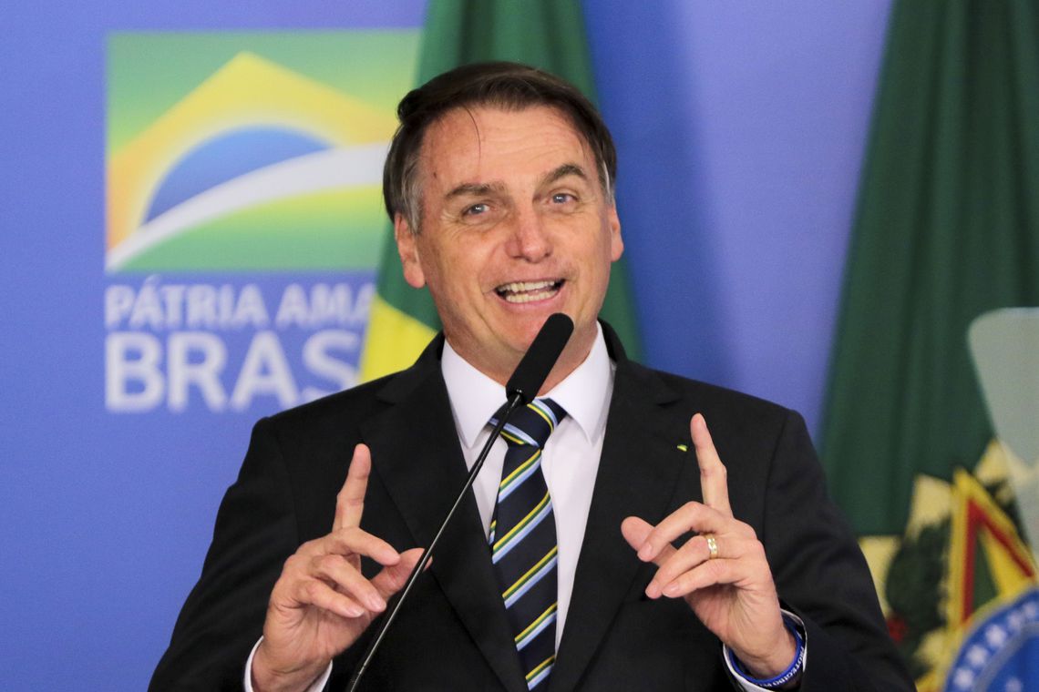 Bolsonaro diz que manifestantes são “idiotas úteis” e “imbecis”