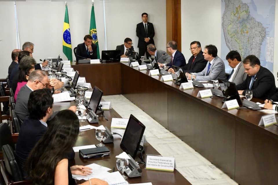Governadores do Nordeste se reúnem com Bolsonaro e entregam carta a presidente