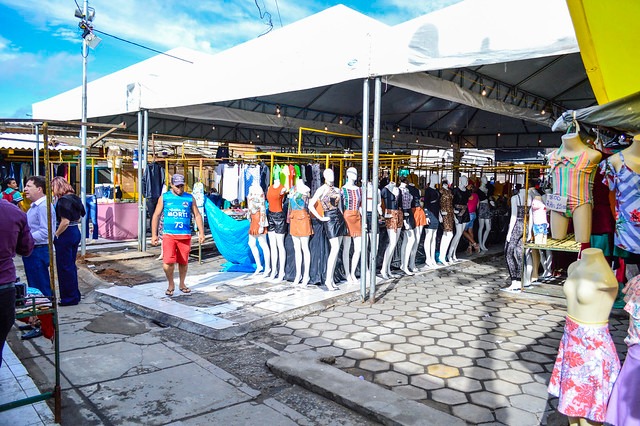 Governo do Estado convoca feirantes que tiveram bancos e mercadorias atingidos por incêndio, em Caruaru