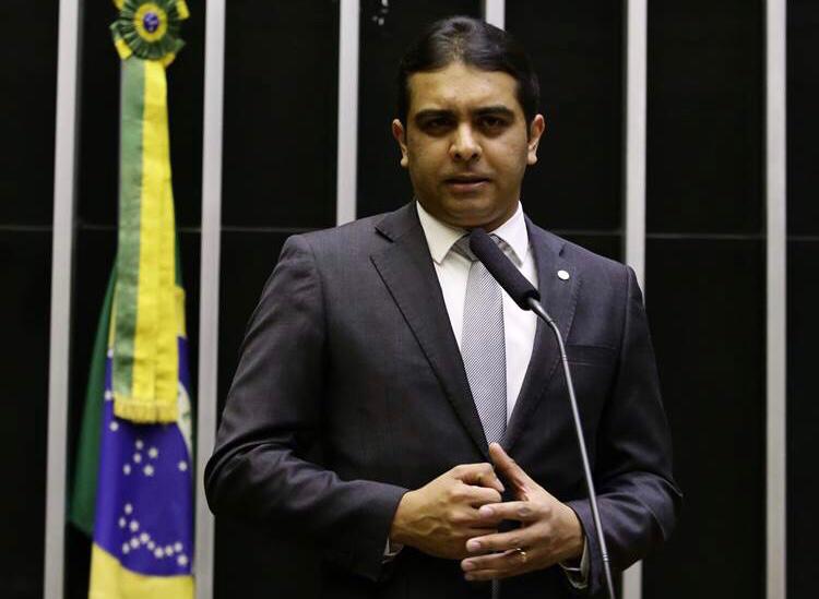 Deputado vai estrear programa de rádio em Caruaru