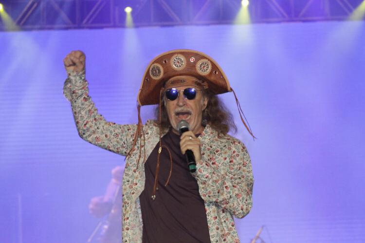 Alceu Valença substituirá show de Gabriel Diniz no Pátio de Eventos