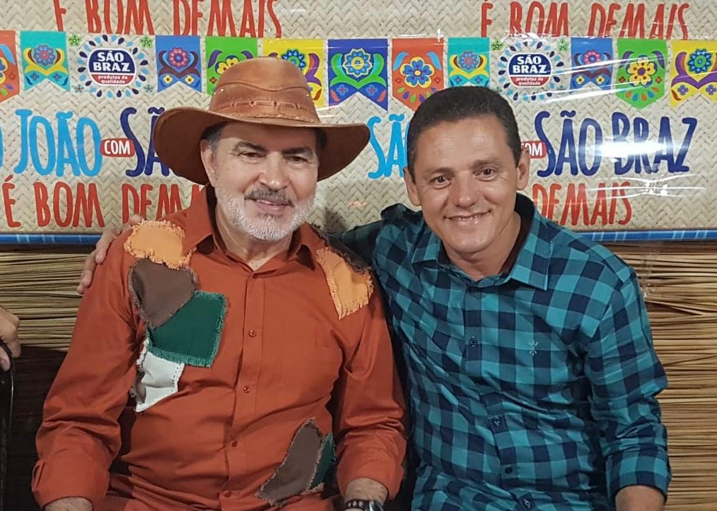 Tony Gel participa de festa junina organizada pelo vereador Galego de Lajes