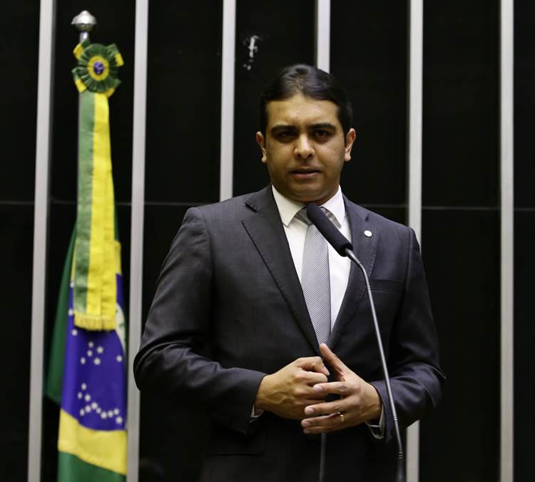 Fernando Rodolfo parabeniza Raquel Lyra pela realização do São João e aproveita para alfinetar Paulo Câmara