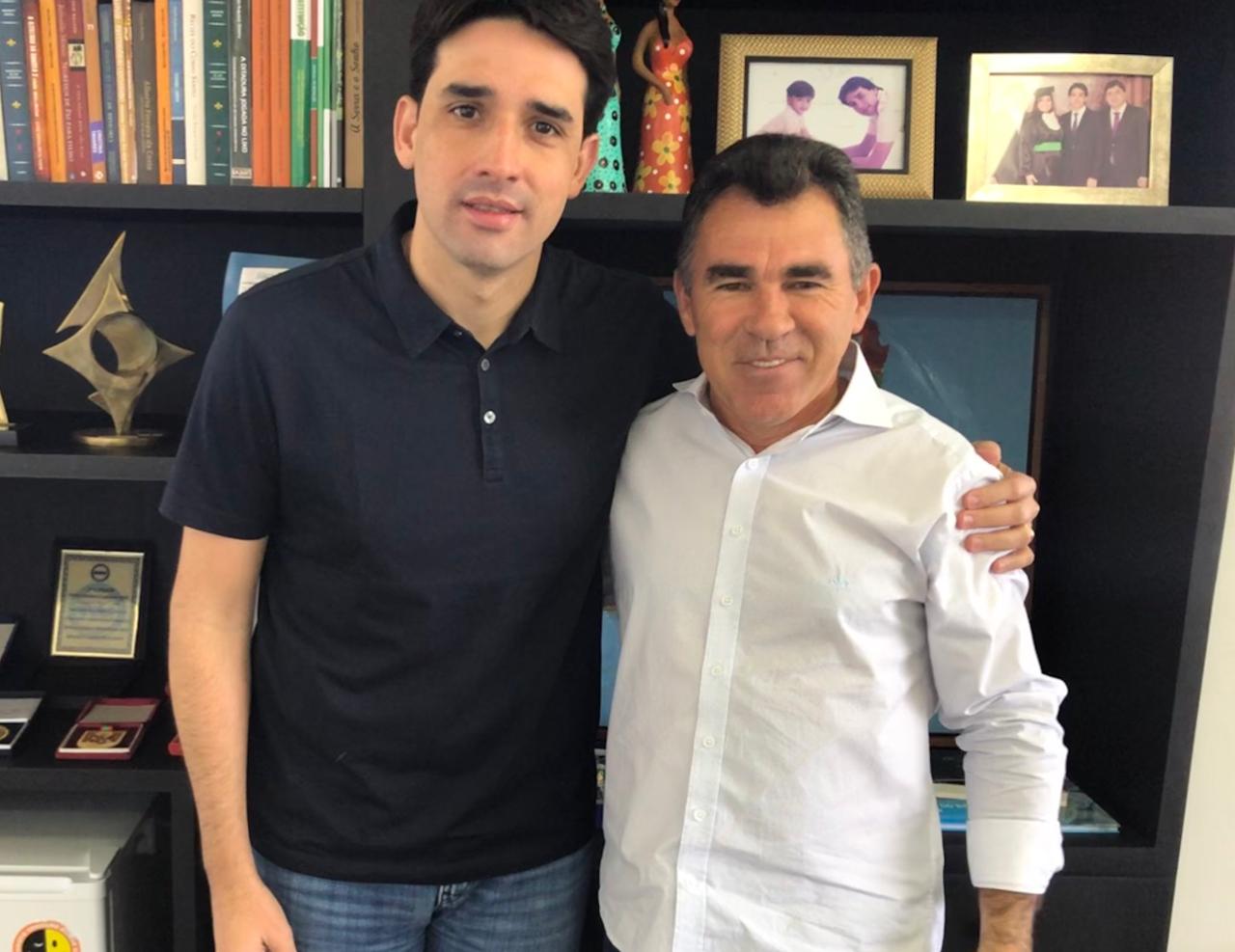 Silvio Costa Filho recebe apoio de prefeito de Cachoeirinha