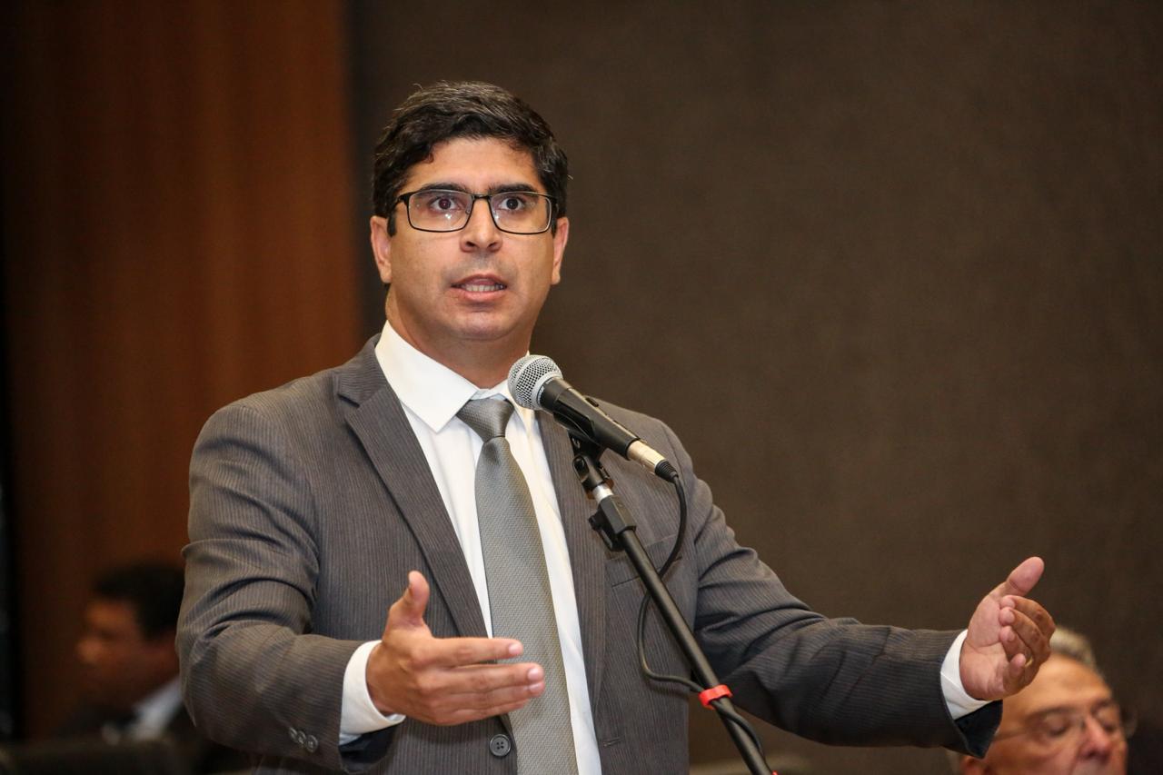 Lessa faz balanço dos seis primeiros meses de mandato