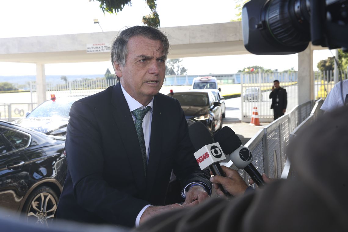 Bolsonaro ataca presidente da OAB e é rebatido por entidade