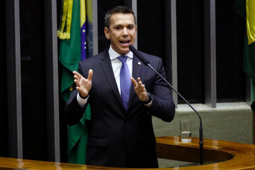 PSB de Pernambuco se posiciona sobre voto de Felipe Carreras e tenta evitar um desgaste maior