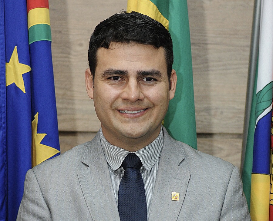 Depois de uma longa disputa na justiça, Moyses Santos toma posse nesta terça-feira (30)