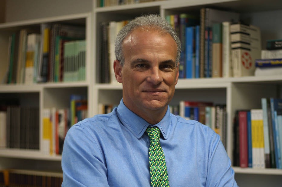 Cientista político lança curso para debater o Brasil