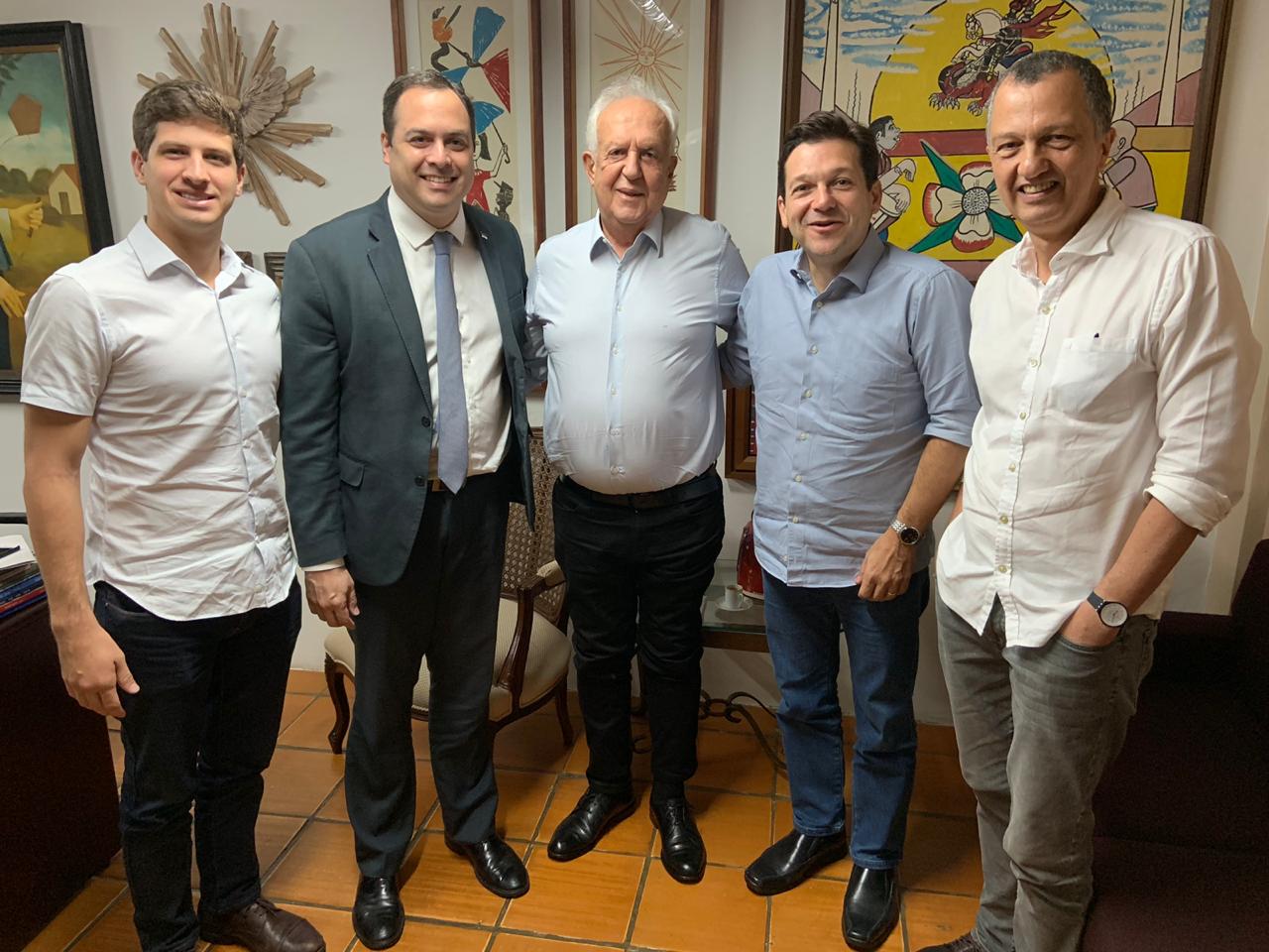 Jarbas recebe visita de caciques do PSB