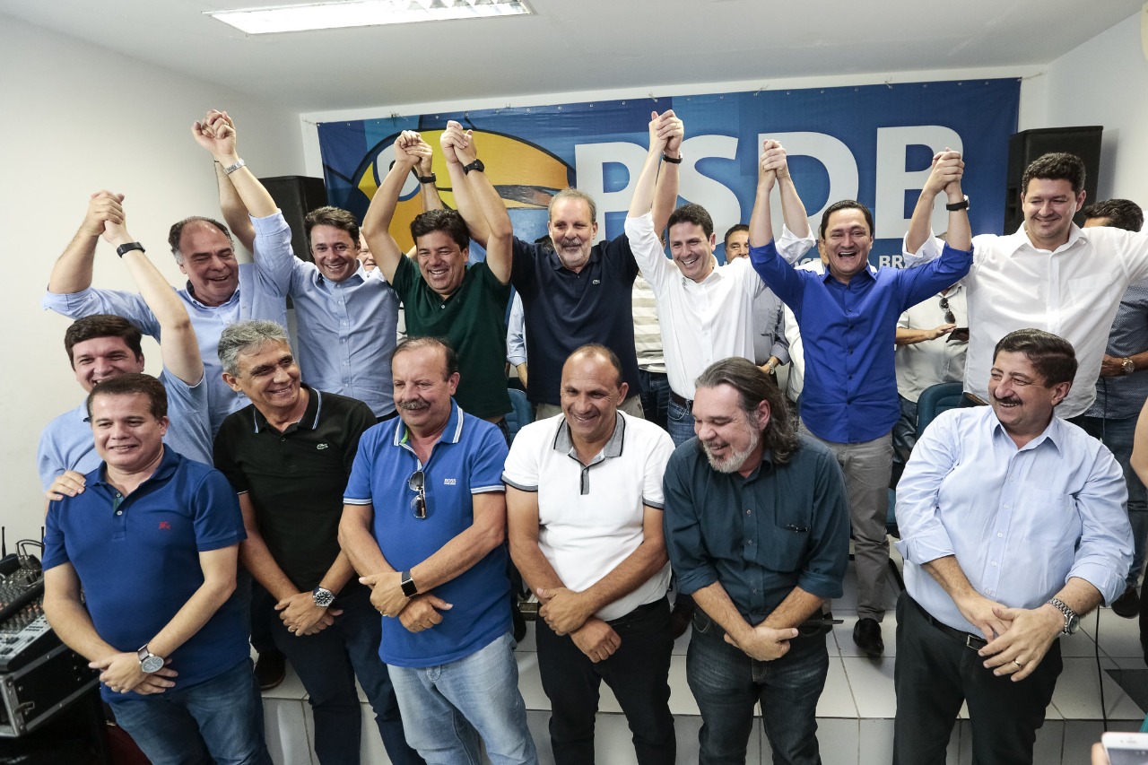 Opositores a Paulo Câmara se reúnem na residência de Bruno Araújo, em Brasília