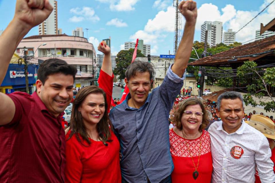 Ato no Recife reúne petistas em defesa de Lula Livre
