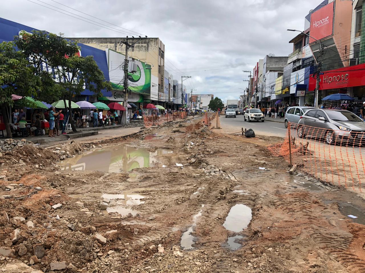 CDL Caruaru entrega carta a Raquel Lyra e cobra prazo de entrega para obras no Centro