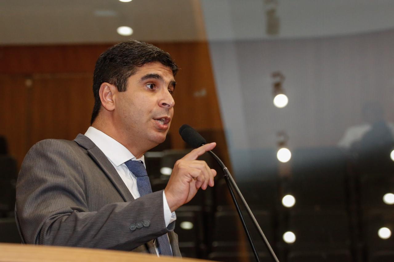 Lessa defende projeto que visa cobrar ao preso o uso de tornozeleira eletrônica