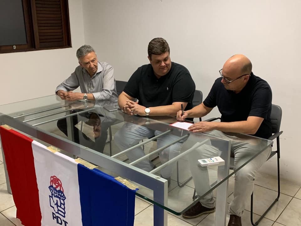 Queiroz aposta em novos nomes para fortalecer o PDT em Caruaru