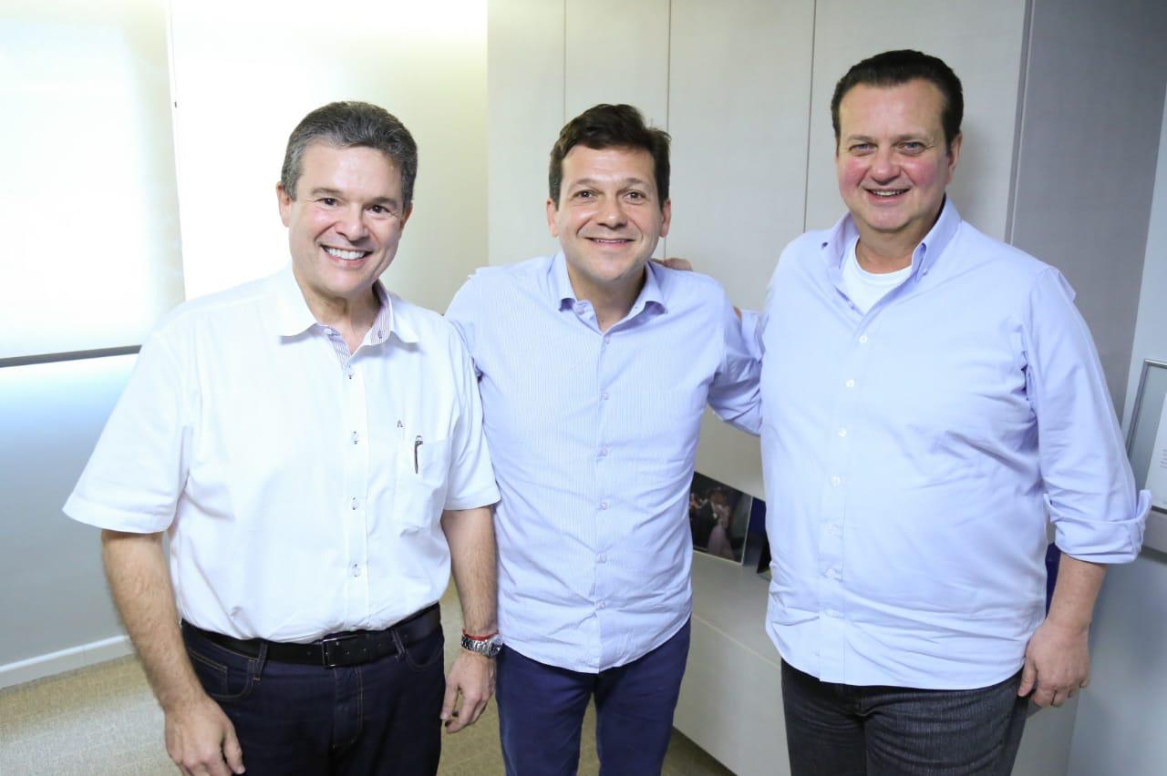 Visando conter avanço do PSD no Recife, Geraldo Julio vai a encontro com André de Paula e Gilberto Kassab