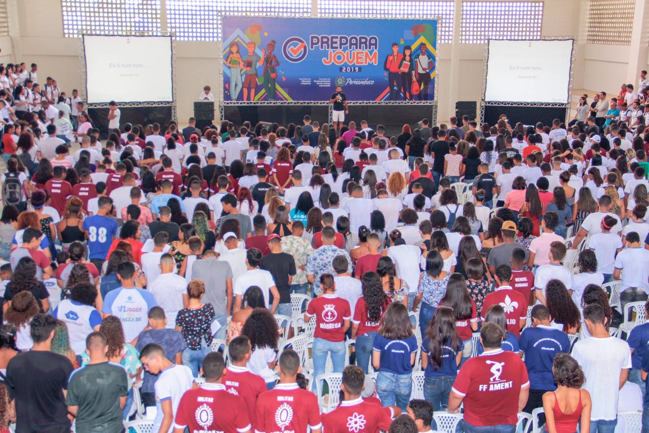 Estudantes de Caruaru e Agreste Central recebem aulão preparatório para o vestibular