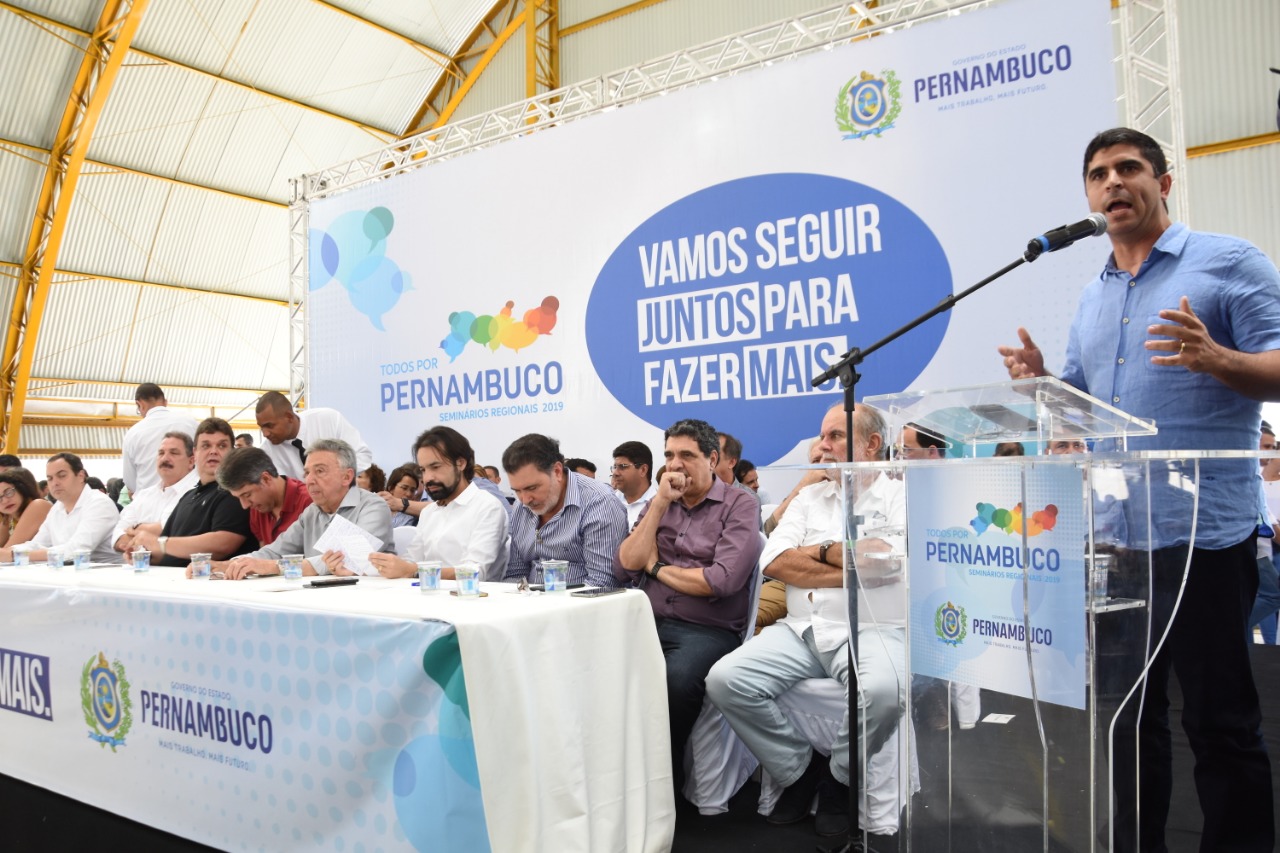 Lessa aposta no Polo de Confecções do Agreste durante seminário Todos por Pernambuco