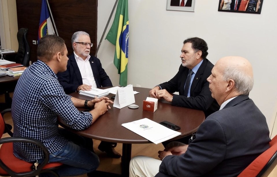 Tony leva demandas da zona rural de Caruaru para secretário de Agricultura do Estado