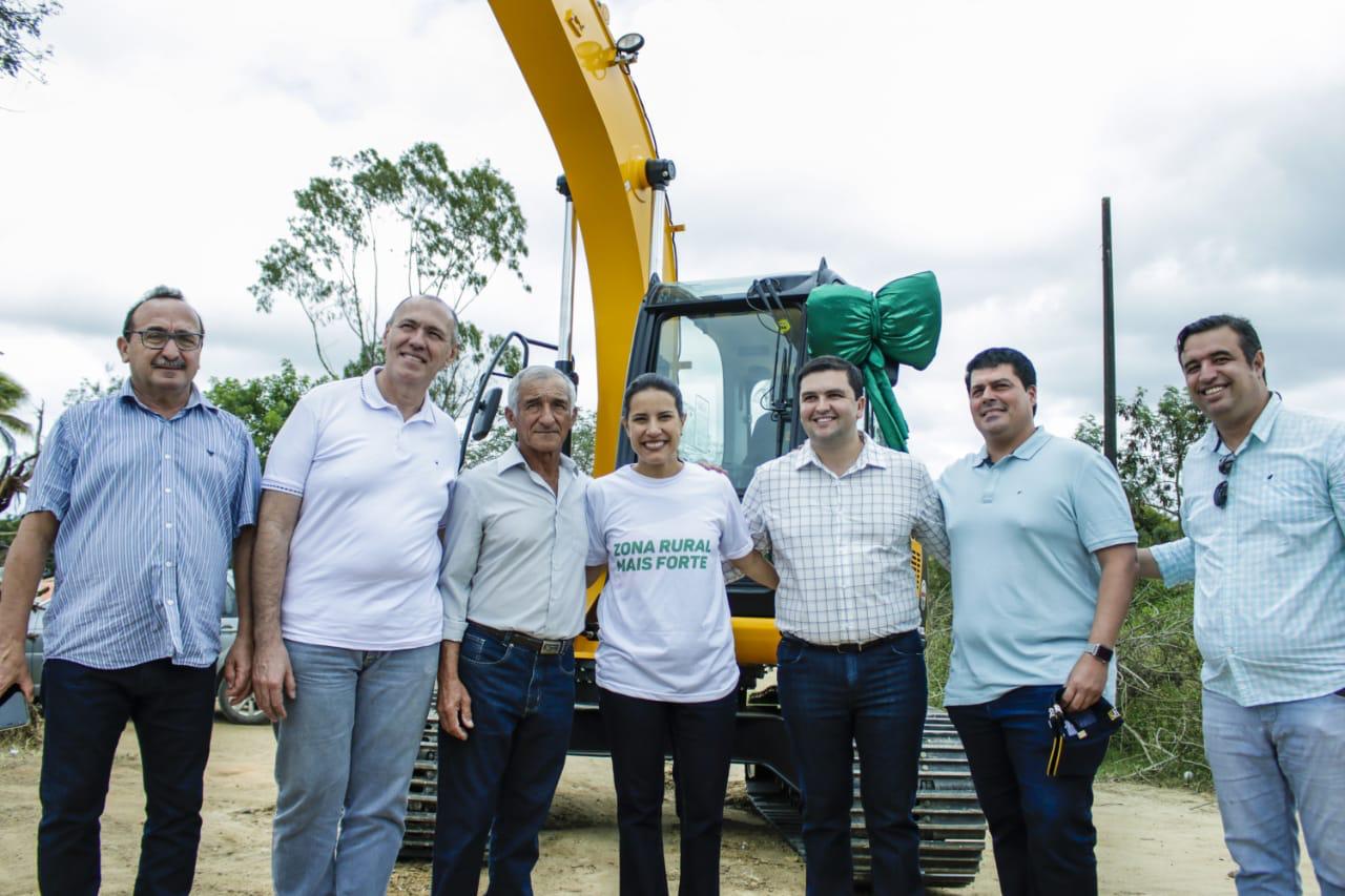 Ao lado de pedetistas, Raquel Lyra realiza entrega do Centro de Apoio ao Pequeno Produtor Rural em Serrote dos Bois
