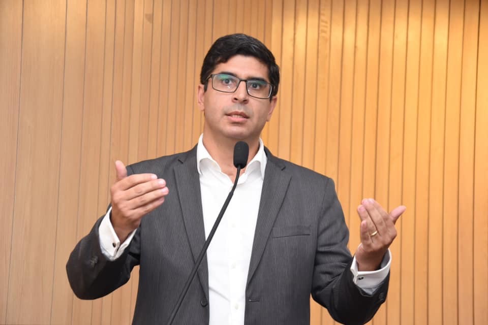 Cenário Político: Um olho na Assembleia e outro na Prefeitura