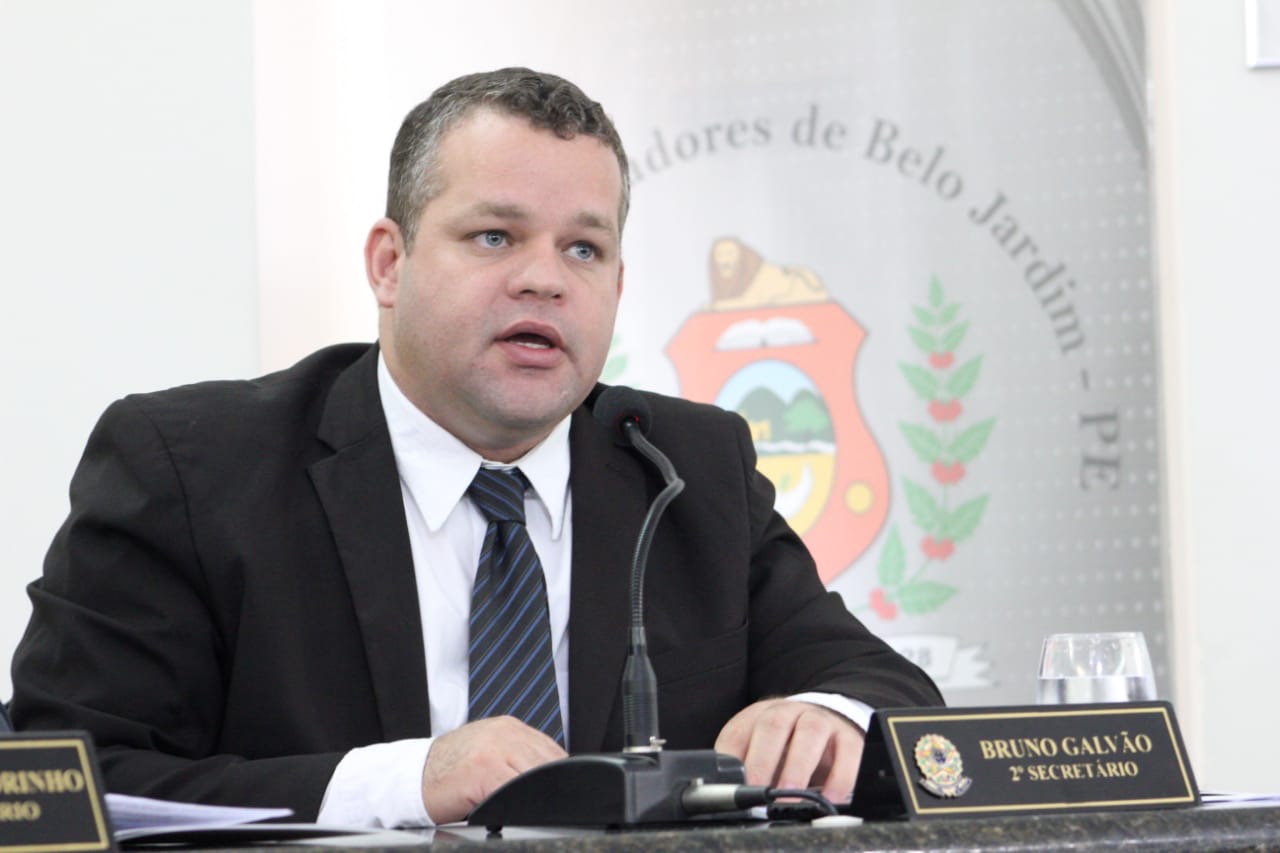 Vereador Bruno Galvão repudia descaso da Prefeitura de Belo Jardim com a AEB-FBJ