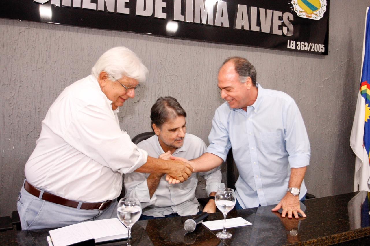 Fernando Bezerra e Raul Henry prestigiam entrada de Totonho Valadares ao MDB