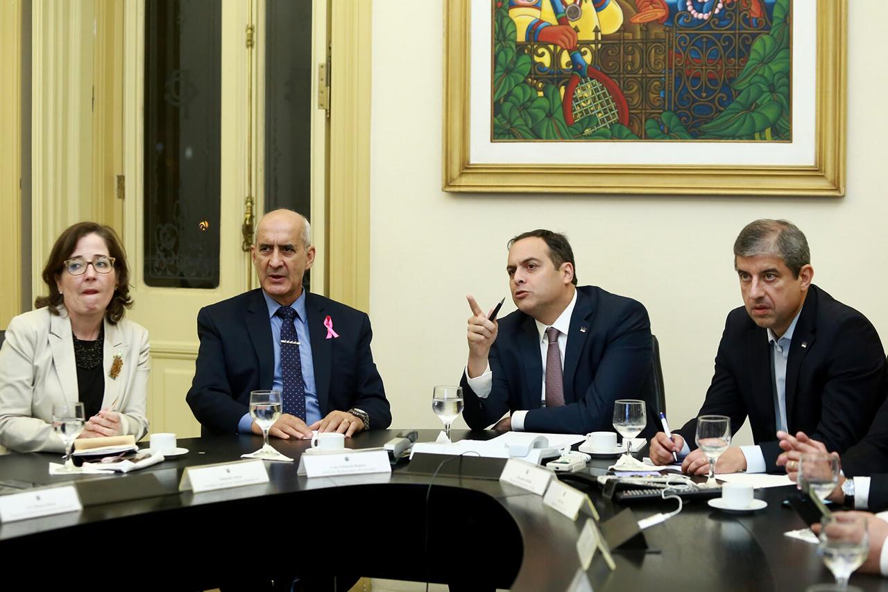 Paulo Câmara recebe ministro da Secretaria de Governo