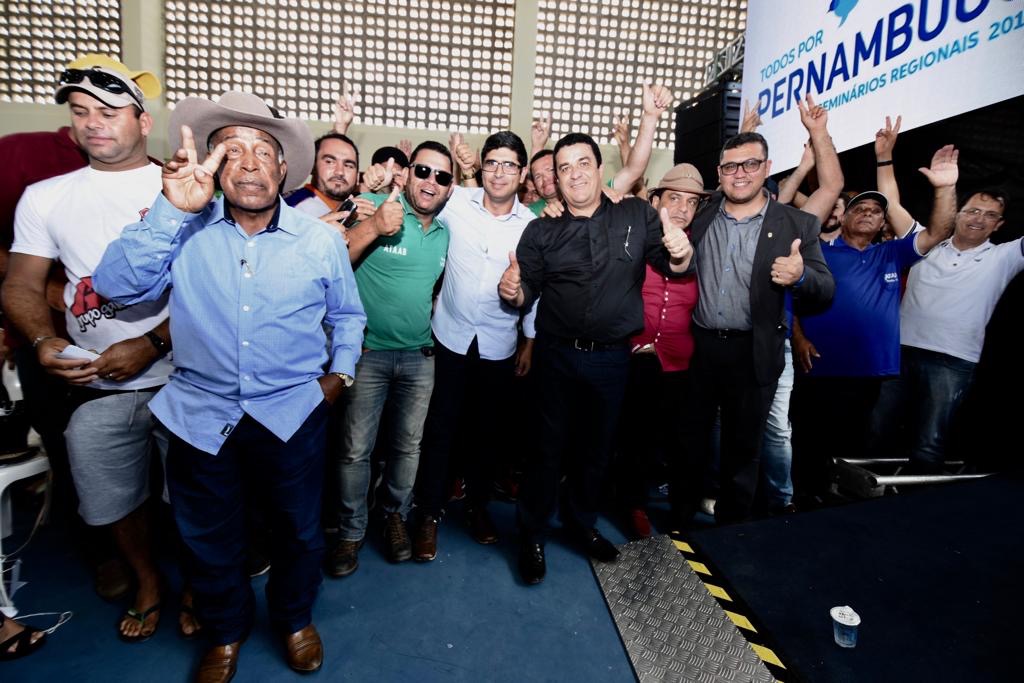 Lessa comemora decreto que regulamenta transporte alternativo em Pernambuco