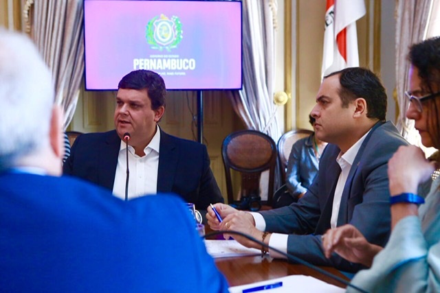 Paulo Câmara reúne bancada federal para destravar projetos para o Estado