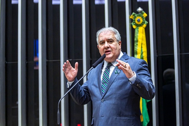 Após intervenção de Augusto Coutinho, regras na distribuição do etanol são revistas