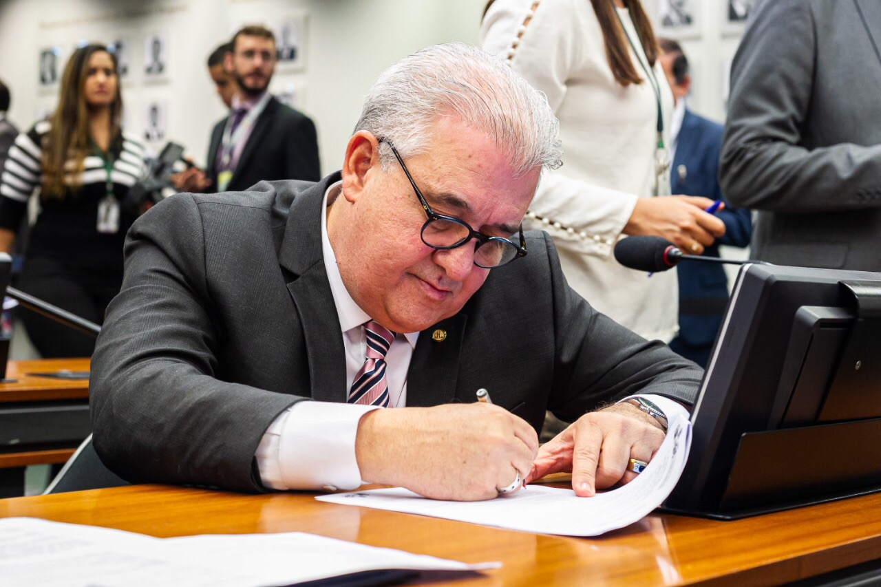 Coutinho pede que transportes alternativos tenham mais tempo para adequação