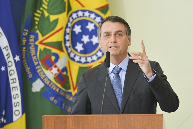 Bolsonaro pede bloqueio de fundo partidário do PSL e afastamento de Bivar
