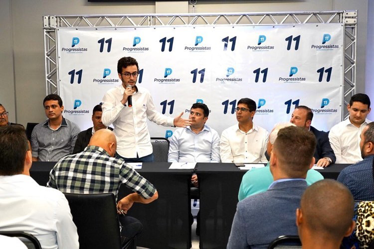 Eduardo da Fonte prepara entrada do filho na política