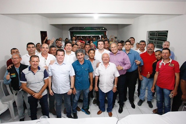 Fernando Filho faz giro pelo Agreste e visita lideranças políticas