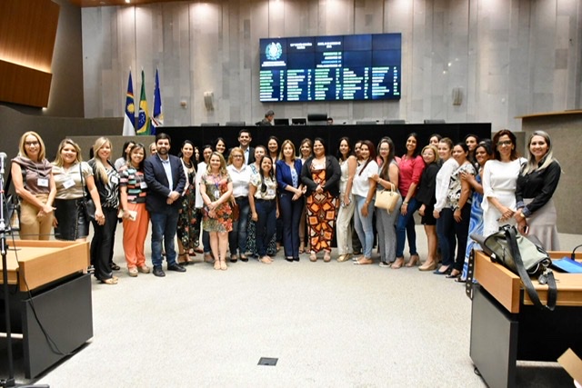 Na Alepe, Alessandra Vieira recebe mulheres de Santa Cruz para participar de projeto