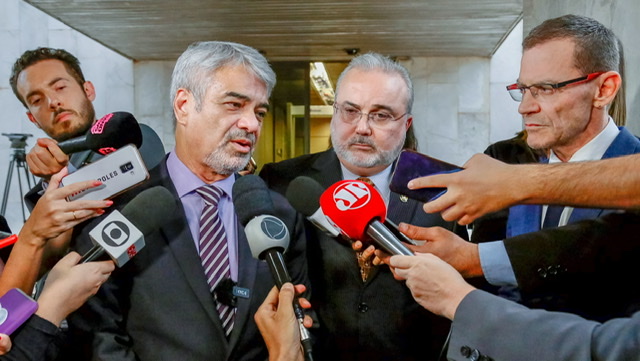 Com presença de Humberto, Comissão do Senado vem avaliar impacto no litoral pernambucano