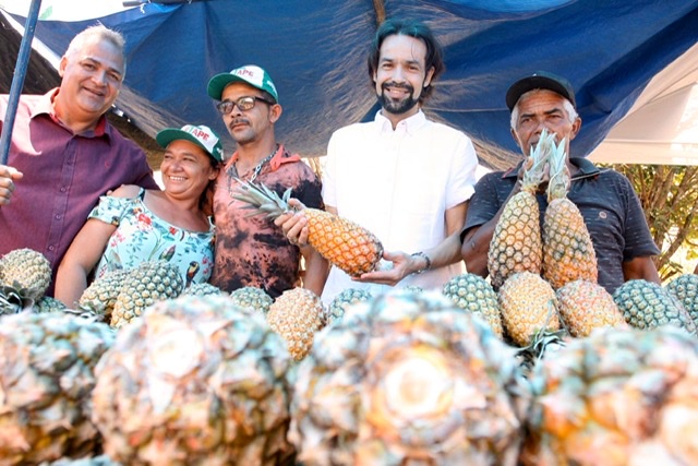 Diogo Moraes participa do Festival do Abacaxi em São Lourenço da Mata
