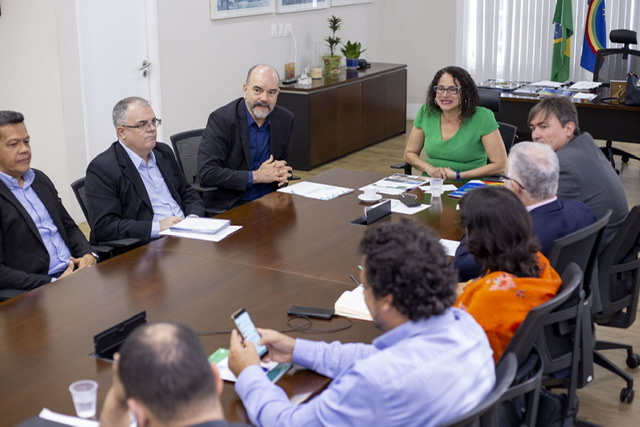 Luciana se reúne com membros do Ministério de Desenvolvimento Regional