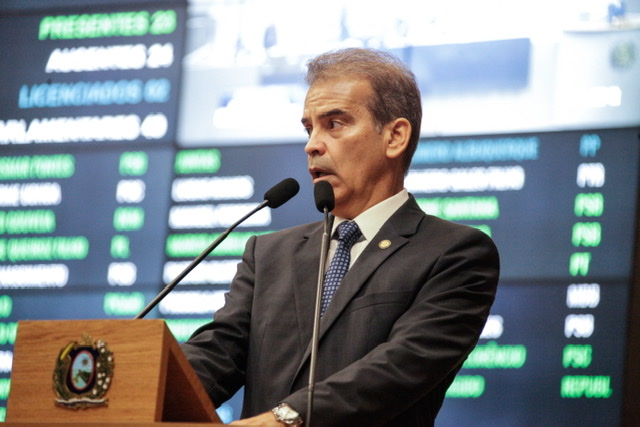 Deputado solicita investigação sobre execução do filho de ex-vereador de Caruaru