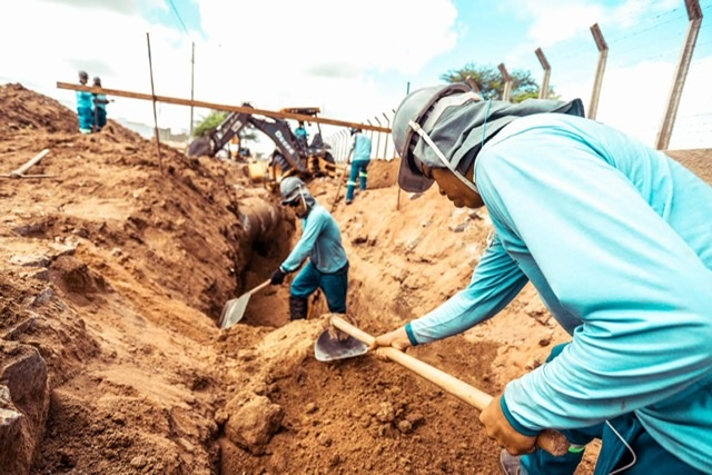 Diogo Moraes comemora avanço nas obras do Esgotamento Sanitário de Santa Cruz