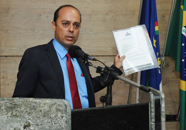 Abertura de CPI da Destra precisa apenas de uma assinatura para ser aberta