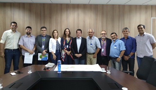 Alessandra Vieira se reúne com presidente da Compesa para tratar sobre abastecimento de água em Santa Cruz