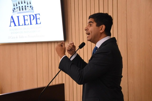 Lessa defende que presos com condições financeiras paguem pelo uso de tornozeleiras eletrônicas