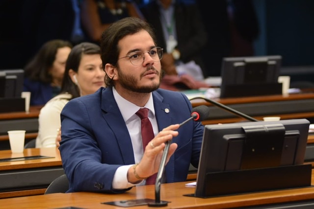 Gadêlha garante emenda de R$ 800 mil ao Hospital Veterinário da UFRPE