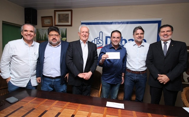 Pré-candidato em Camaragibe, Gustavo Matos oficializa filiação ao MDB