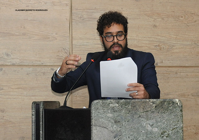 Daniel Finizola desafia Raquel Lyra a ir inaugurar Comércio na Praça