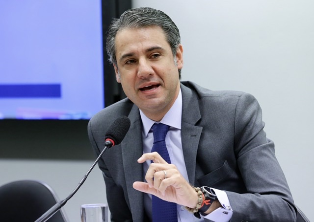Relatório de Fernando Monteiro sobre Tax Free é aprovado em Comissão