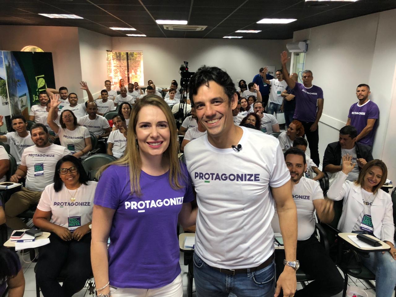 Daniel Coelho e Patrícia Domingos aparecem juntos em mais um evento político